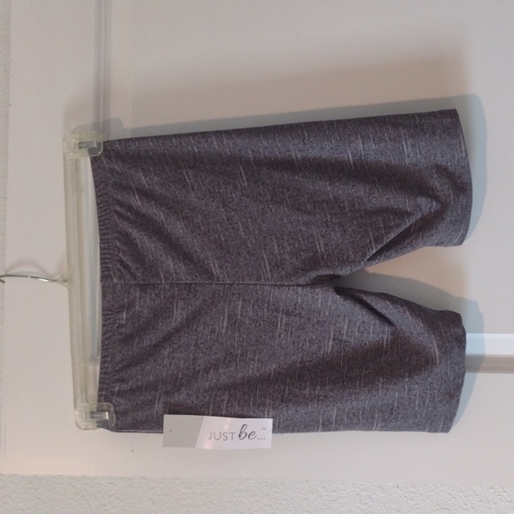 Queen Shirt With shorts bundle new - Picture 12 of 15